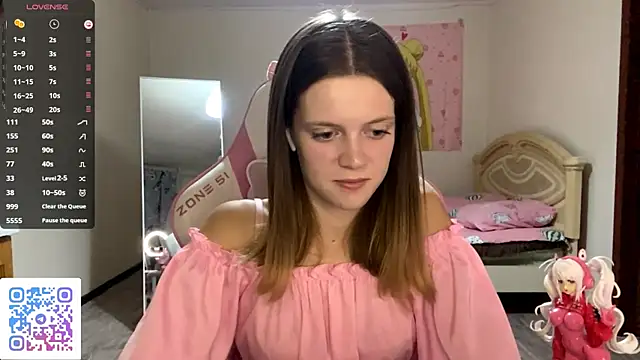 VibeQueenLucy online show from October 2025 03:18:01 PM