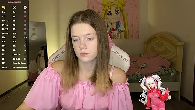 VibeQueenLucy online show from October 2025 02:30:02 PM