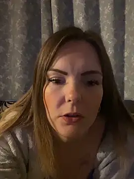 Snapshot of SexyLoLoUK chatting on September 2025 05:20:02 AM SexyLoLoUK online show from September 2025 05:20:02 AM