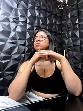 Snapshot of lil_charme chatting on October 2025 11:03:02 PM lil charme online show from October 2025 11:03:02 PM