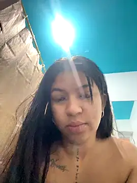 Snapshot of lil_charme chatting on October 2025 02:02:01 PM lil charme online show from October 2025 02:02:01 PM