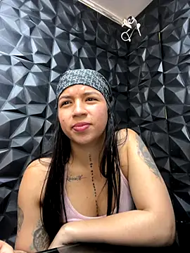 Snapshot of lil_charme chatting on October 2025 09:05:02 PM lil charme online show from October 2025 09:05:02 PM