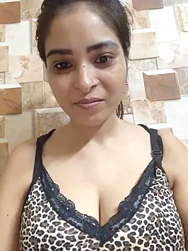 Snapshot of QUEEN-ADITI chatting on October 2025 03:58:02 AM QUEEN-ADITI online show from October 2025 03:58:02 AM