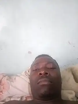 Snapshot of Mrhugeblack chatting on October 2025 10:43:02 AM Mrhugeblack online show from October 2025 10:43:02 AM