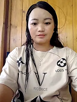 lusy-000 online show from September 2025 03:40:01 AM