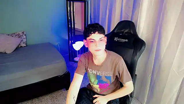 Snapshot of dilan_hott_ chatting on September 2025 08:43:01 PM dilan hott online show from September 2025 08:43:01 PM