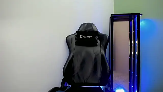 dilan hott  online show from December 2025 07:41:01 PM