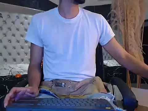 JhosuaCollins  online show from October 2025 05:11:01 PM