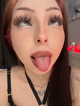 Lina Thornton  online show from November 2025 06:56:02 PM