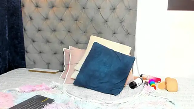 nahiroby ebony online show from January 2026 07:11:01 PM