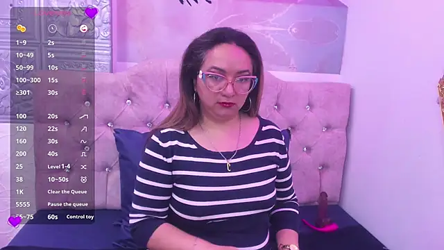leyla smithh online show from October 2025 12:17:01 PM