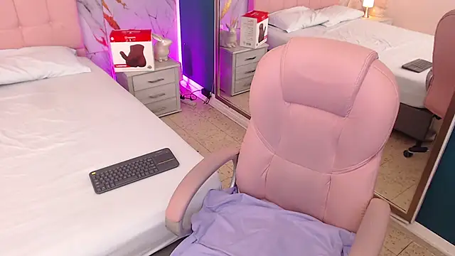 Snapshot of Red_kytty6 chatting on November 2025 03:18:02 PM Red kytty6 online show from November 2025 03:18:02 PM