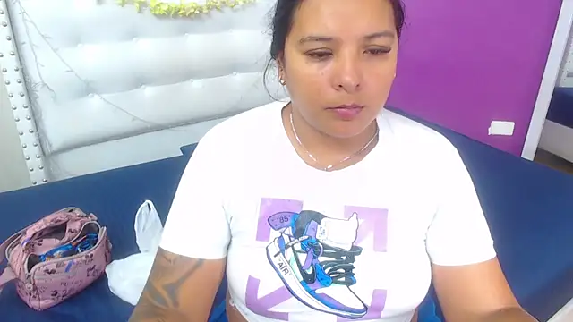 fat naughtyass online show from October 2025 01:42:02 PM