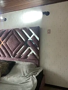 KloePink  online show from November 2025 12:04:01 PM