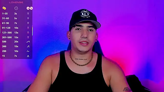 Snapshot of Saturn_boy chatting on November 2025 10:41:02 PM Saturn boy online show from November 2025 10:41:02 PM