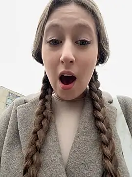 FroggyAnna online show from October 2025 02:15:01 PM