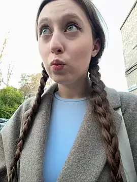 FroggyAnna online show from October 2025 02:14:02 PM