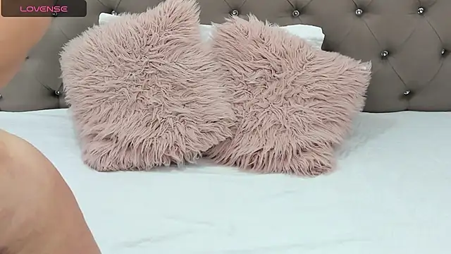 Isbettyche online show from October 2025 11:17:02 PM