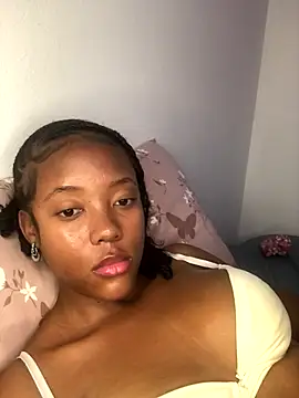 Snapshot of Sprinkle_Q chatting on October 2025 11:02:01 PM Sprinkle Q online show from October 2025 11:02:01 PM