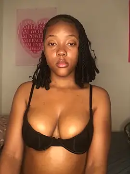 Snapshot of Sprinkle_Q chatting on October 2025 11:46:02 PM Sprinkle Q online show from October 2025 11:46:02 PM