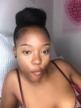 Snapshot of Sprinkle_Q chatting on October 2025 12:56:02 AM Sprinkle Q online show from October 2025 12:56:02 AM