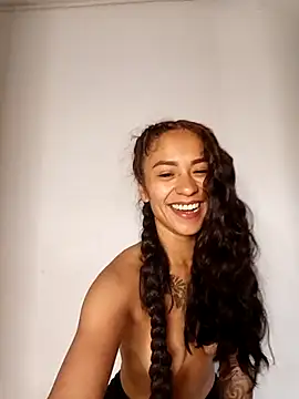 Liahdiaz  online show from November 2025 12:07:01 PM