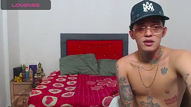 miawhithee online show from November 2025 09:18:01 PM