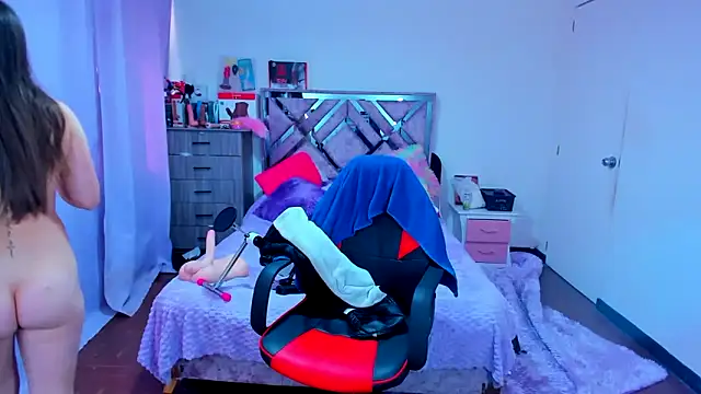 Luna Analya online show from December 2025 03:06:01 PM