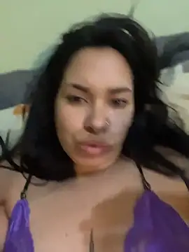 Snapshot of Vixxen_99 chatting on November 2025 04:18:01 AM Vixxen 99 online show from November 2025 04:18:01 AM