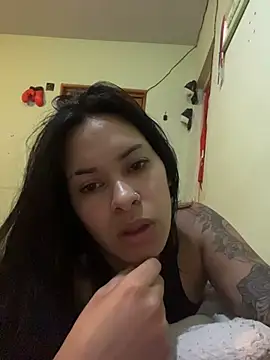 Snapshot of Vixxen_99 chatting on November 2025 02:44:02 AM Vixxen 99 online show from November 2025 02:44:02 AM