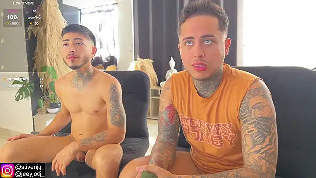 Snapshot of tattoguys_cums chatting on October 2025 09:03:01 PM tattoguys cums online show from October 2025 09:03:01 PM