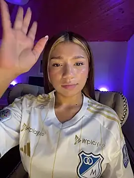 Isabella18 pink online show from June 2026 05:50:02 PM