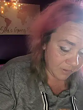 Courdles online show from November 2025 09:28:01 PM