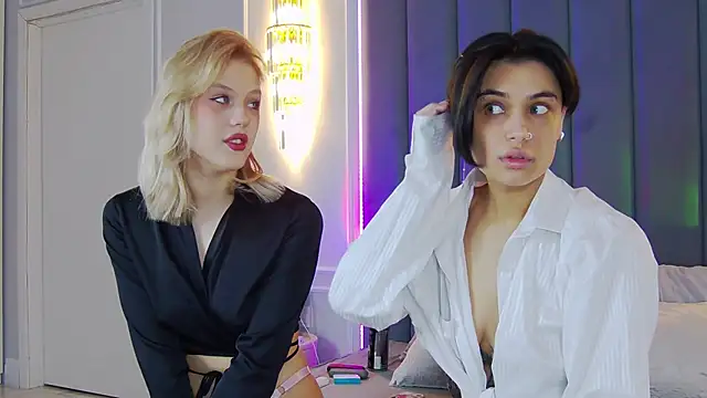 VioletAsh online show from October 2025 04:33:01 AM