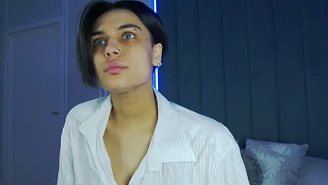 VioletAsh online show from October 2025 04:34:02 AM