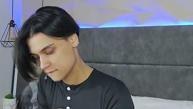 VioletAsh online show from October 2025 04:46:02 AM