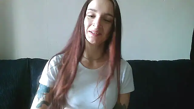   Leyla   online show from October 2025 09:31:01 AM