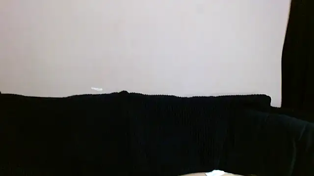   Leyla   online show from November 2025 04:40:01 PM