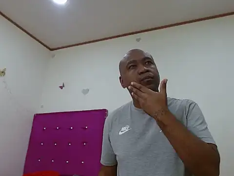 Snapshot of black_cock_and_doll chatting on September 2025 01:55:01 PM black cock and doll online show from September 2025 01:55:01 PM