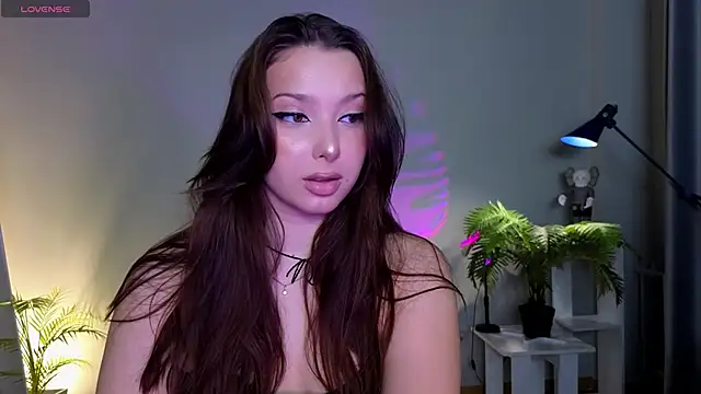 Snapshot of Lucy_louras chatting on October 2025 12:00:02 PM Lucy louras online show from October 2025 12:00:02 PM