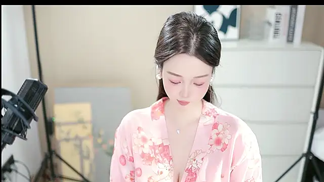 abbyli12 online show from November 2025 04:18:02 PM