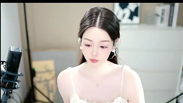 abbyli12 online show from December 2025 03:30:02 PM