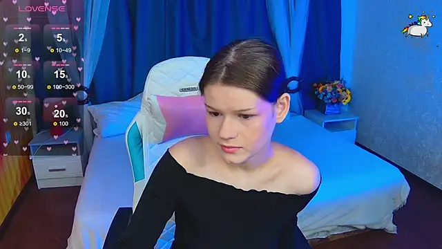 Lunamytrend online show from September 2025 12:16:01 PM