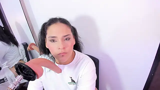 TIFFANY GLOW   online show from January 2026 03:41:01 AM