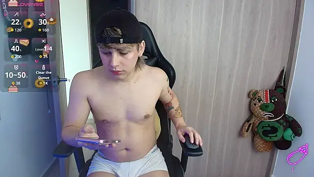 brunothompson3 online show from October 2025 04:51:01 PM