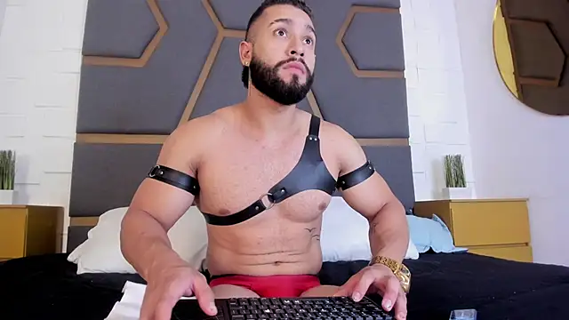 massimofiore  online show from October 2025 03:40:01 AM