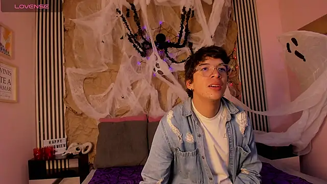 Snapshot of Desire_Ecstasy chatting on October 2025 01:07:01 PM Desire Ecstasy online show from October 2025 01:07:01 PM