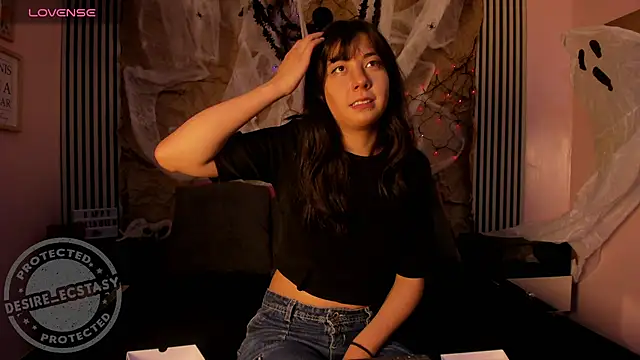 Snapshot of Desire_Ecstasy chatting on October 2025 01:28:01 PM Desire Ecstasy online show from October 2025 01:28:01 PM