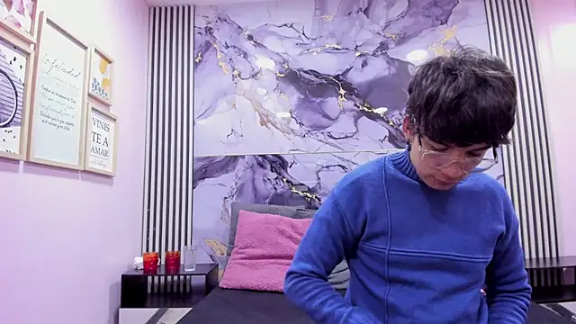 Snapshot of Desire_Ecstasy chatting on November 2025 01:43:02 PM Desire Ecstasy online show from November 2025 01:43:02 PM