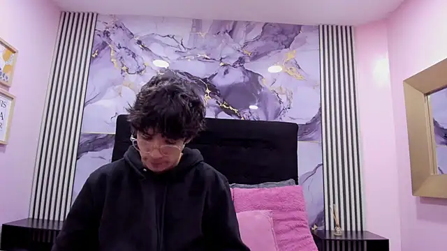 Snapshot of Desire_Ecstasy chatting on November 2025 01:15:01 PM Desire Ecstasy online show from November 2025 01:15:01 PM